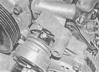  Снятие и установка натяжителя приводного ремня генератора Opel Astra